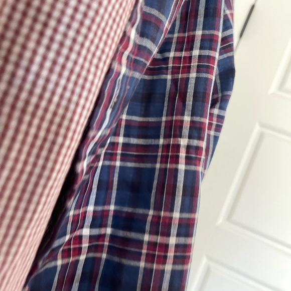 BUTTON DOWN SHIRT!! - Picture 4 of 9